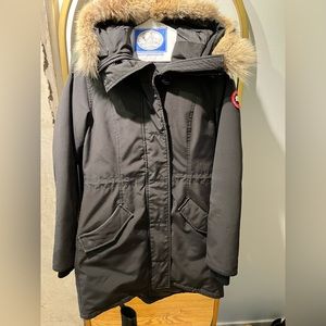 Canada Goose Women’s size small down coat parka